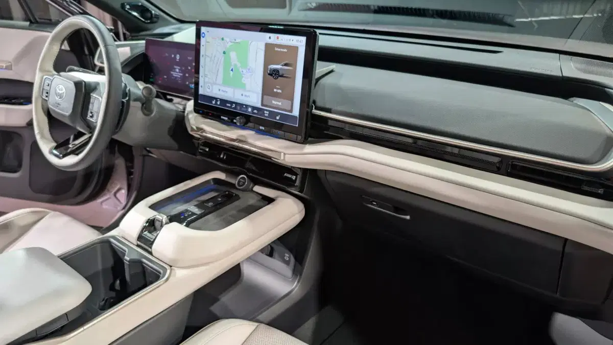 Nuova Toyota Highlander: il grande SUV a 7 posti diventa elettrico e promette oltre 500 km di autonomia (6)