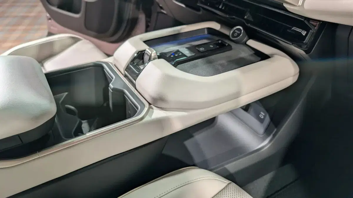 Nuova Toyota Highlander: il grande SUV a 7 posti diventa elettrico e promette oltre 500 km di autonomia (7)