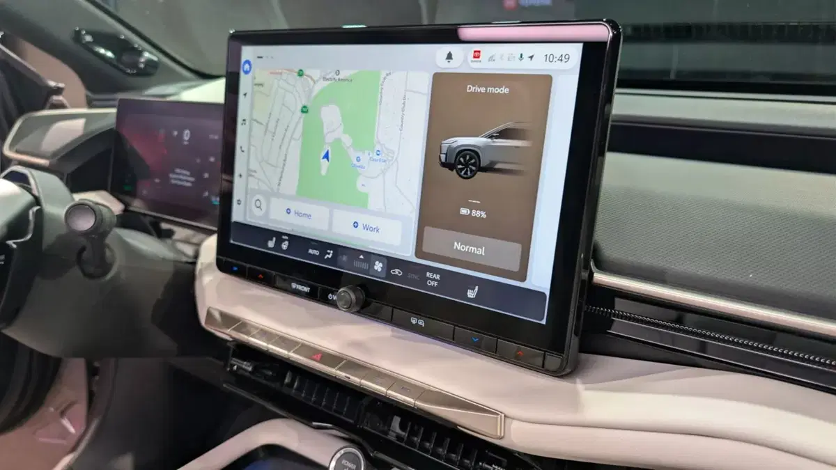 Nuova Toyota Highlander: il grande SUV a 7 posti diventa elettrico e promette oltre 500 km di autonomia (12)