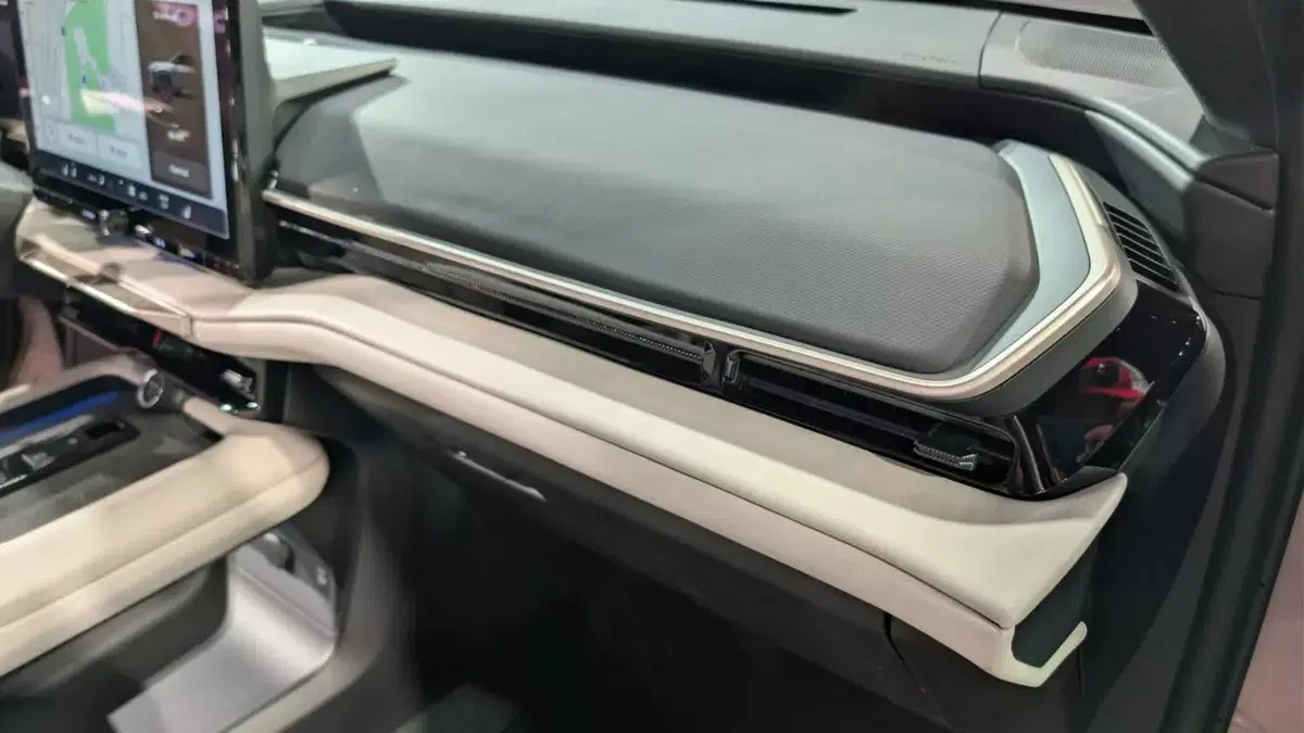 Nuova Toyota Highlander: il grande SUV a 7 posti diventa elettrico e promette oltre 500 km di autonomia (13)