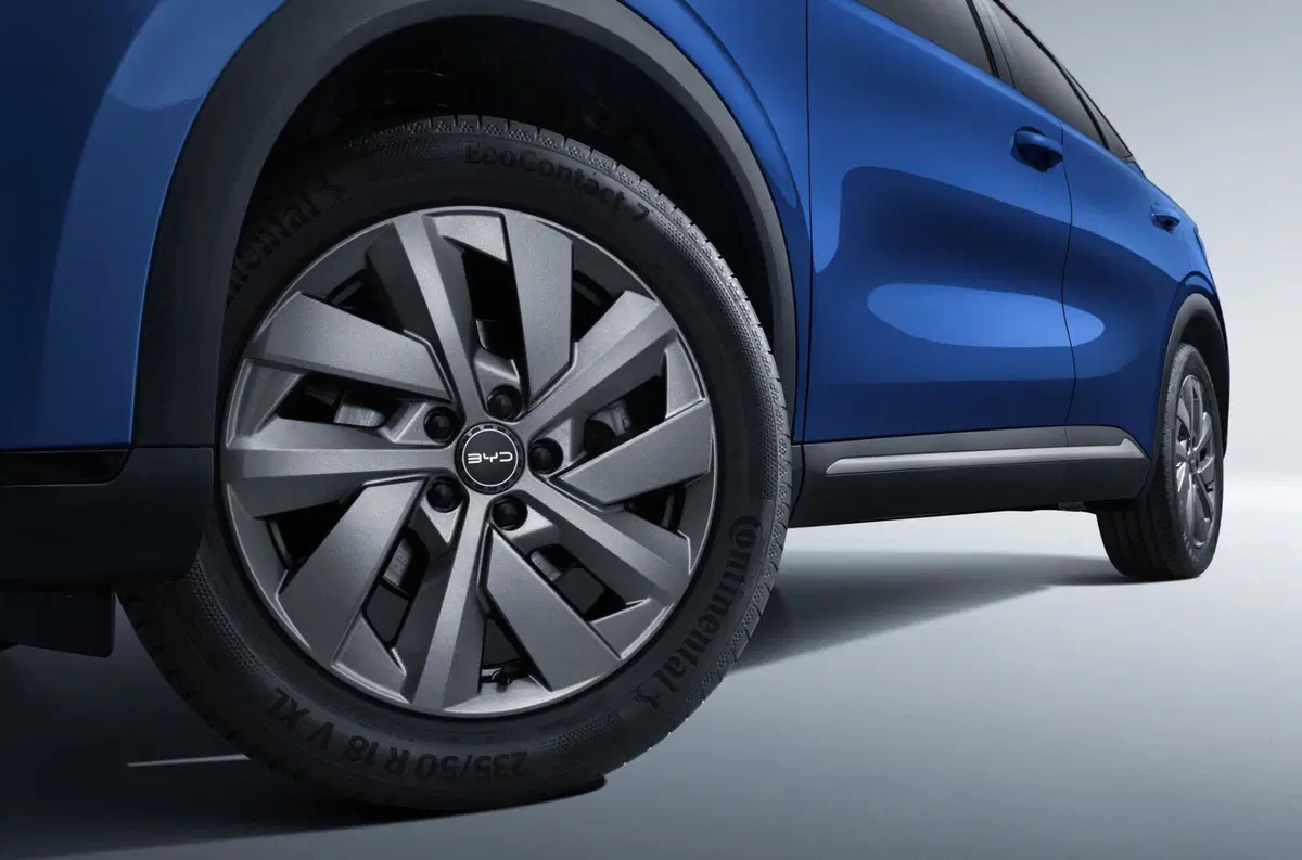 BYD Atto 3 EVO: cambia poco fuori, ma tanto sotto la carrozzeria | Caratteristiche, allestimenti e prezzi (5)