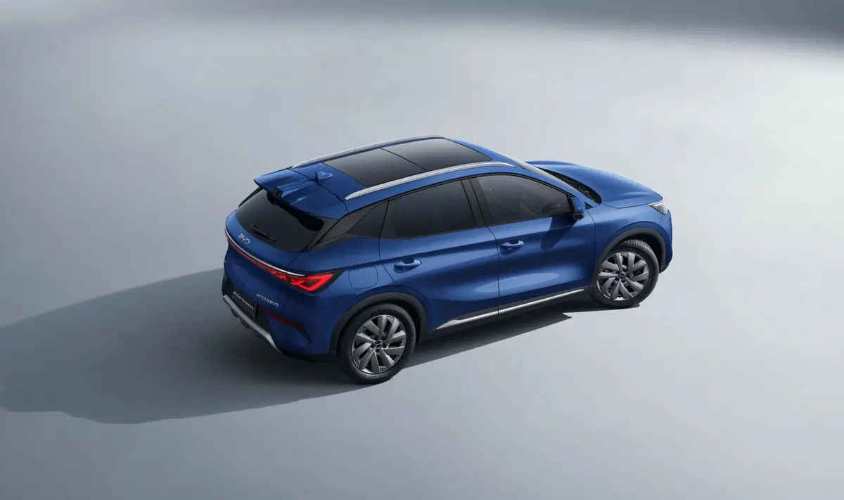 BYD Atto 3 EVO: cambia poco fuori, ma tanto sotto la carrozzeria | Caratteristiche, allestimenti e prezzi (9)