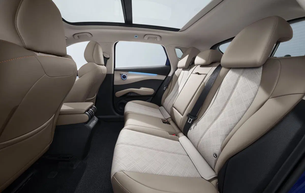 BYD Atto 3 EVO: cambia poco fuori, ma tanto sotto la carrozzeria | Caratteristiche, allestimenti e prezzi (3)