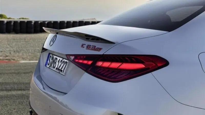 Mercedes-AMG C 63, &egrave; finita: il quattro cilindri ibrido va in pensione, arriva la C 53 con sei cilindri