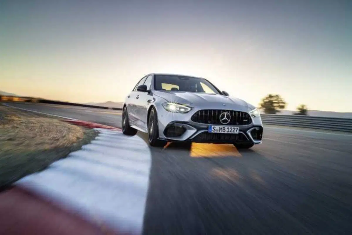 Mercedes-AMG C 63, è finita: il quattro cilindri ibrido va in pensione, arriva la C 53 con sei cilin (2)