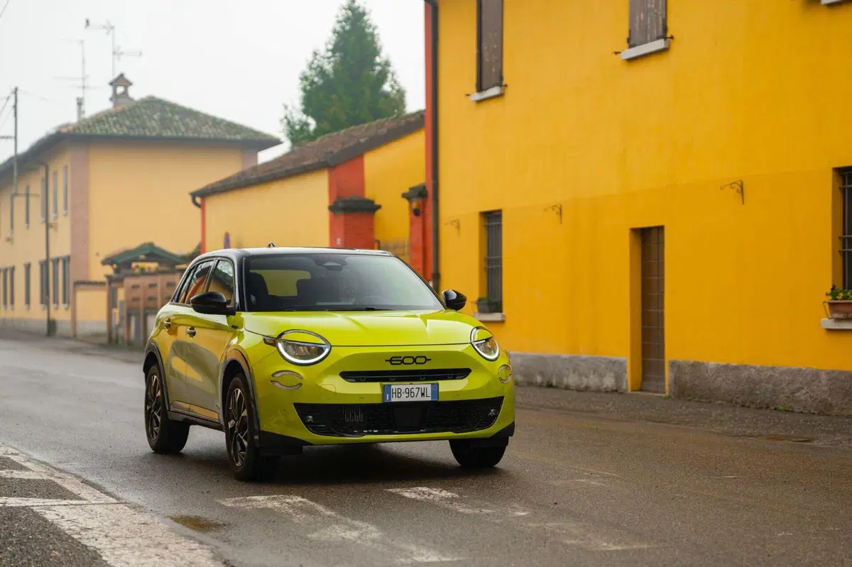 Fiat 600 Sport Milano Cortina 2026: quando il crossover si veste da Olimpiade (4)