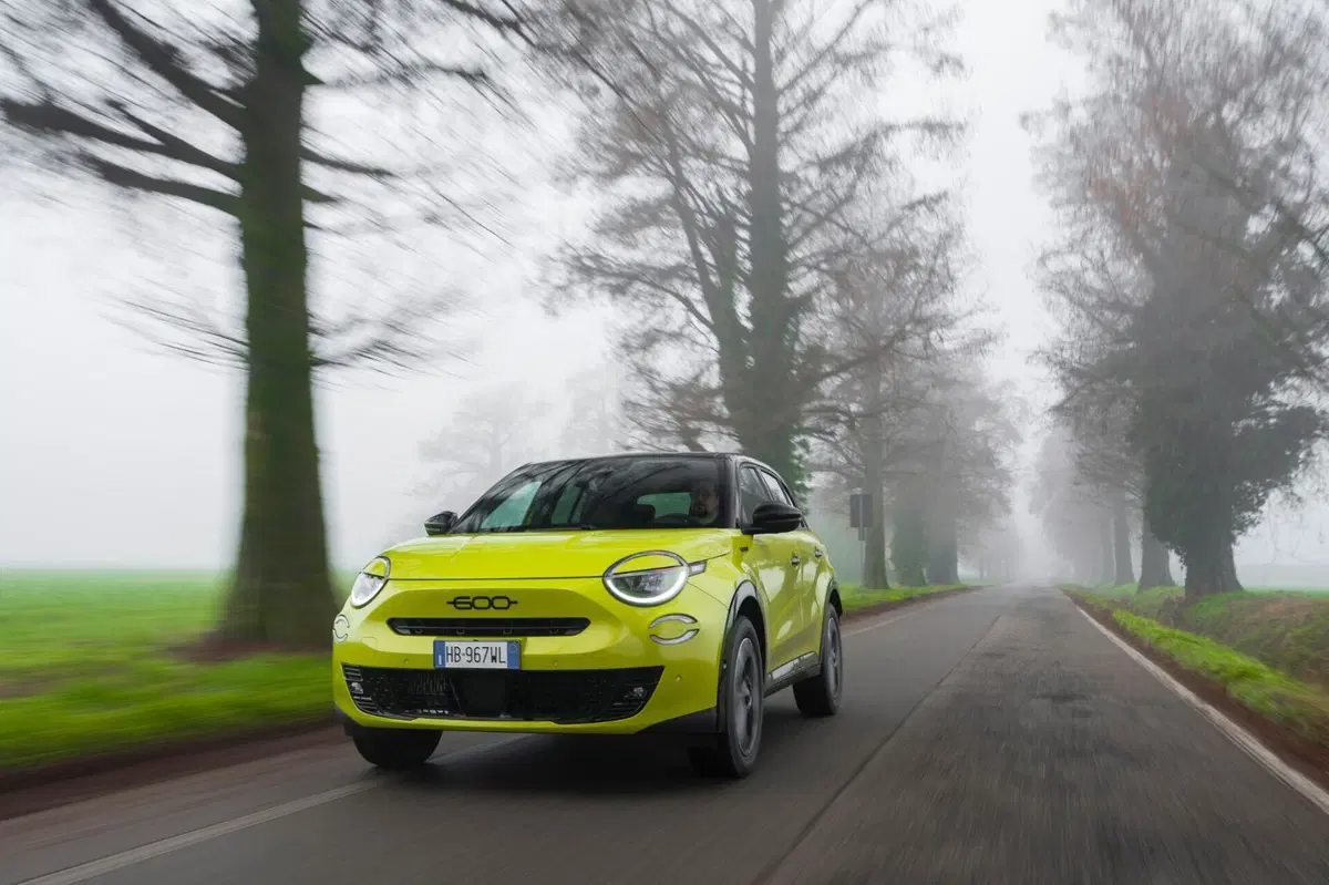 Fiat 600 Sport Milano Cortina 2026: quando il crossover si veste da Olimpiade (7)