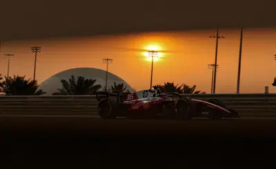 F1 2026, notte di fuoco in Bahrain: Norris vola, esplode il caso Mercedes, Ferrari instabile. Cos&rsquo;&egrave; successo nel Day 1 di Sakhir