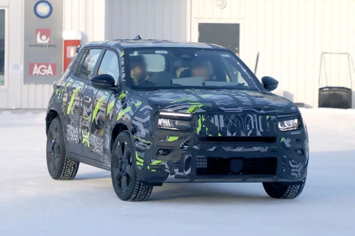 Jeep Avenger, il facelift si avvicina: ritocchi mirati senza rivoluzioni [Foto Spia] (7)