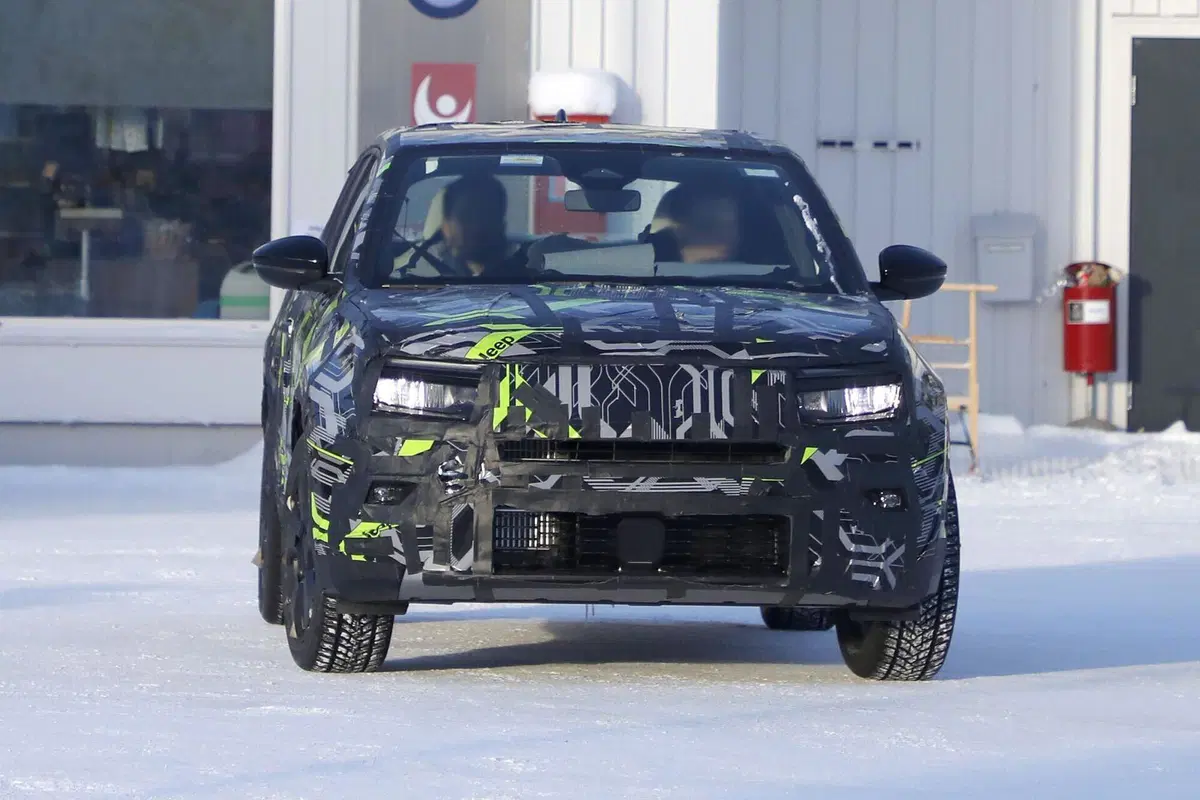 Jeep Avenger, il facelift si avvicina: ritocchi mirati senza rivoluzioni [Foto Spia] (11)
