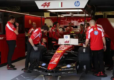 F1 2026. Test prestagionali Bahrain: Antonelli in testa nel Day 3. Nessun problema al motore Ferrari per Hamilton: la spiegazione