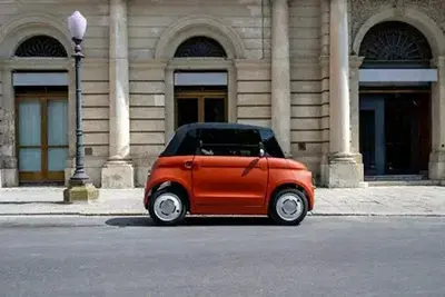 Fiat Topolino Corallo: pi&ugrave; colore, pi&ugrave; tecnologia e nuova gamma per la micromobilit&agrave; urbana elettrica
