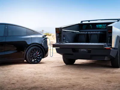 Tesla: negli USA il Cybertruck diventa una piccola centrale elettrica che ti ripaga la bolletta