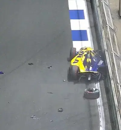 Izzy, la figlia di Richard Hammond, debutta in Formula E con un forte incidente: illesa dopo l&rsquo;impatto [VIDEO]