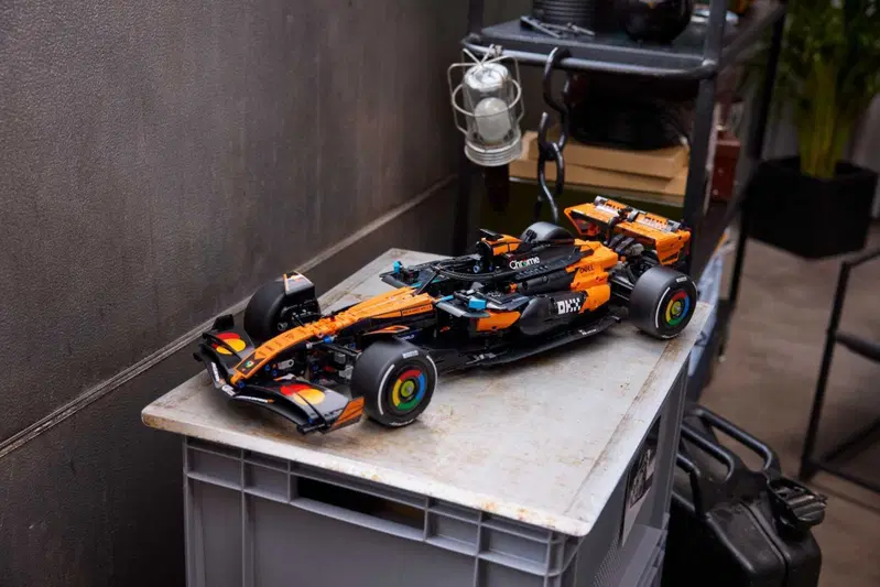 F1. LEGO celebra la McLaren campione del mondo: arriva la MCL39 in scala 1:8