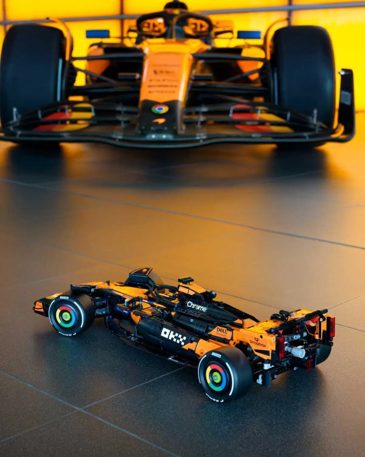 F1. LEGO celebra la McLaren campione del mondo: arriva la MCL39 in scala 1:8 (21)