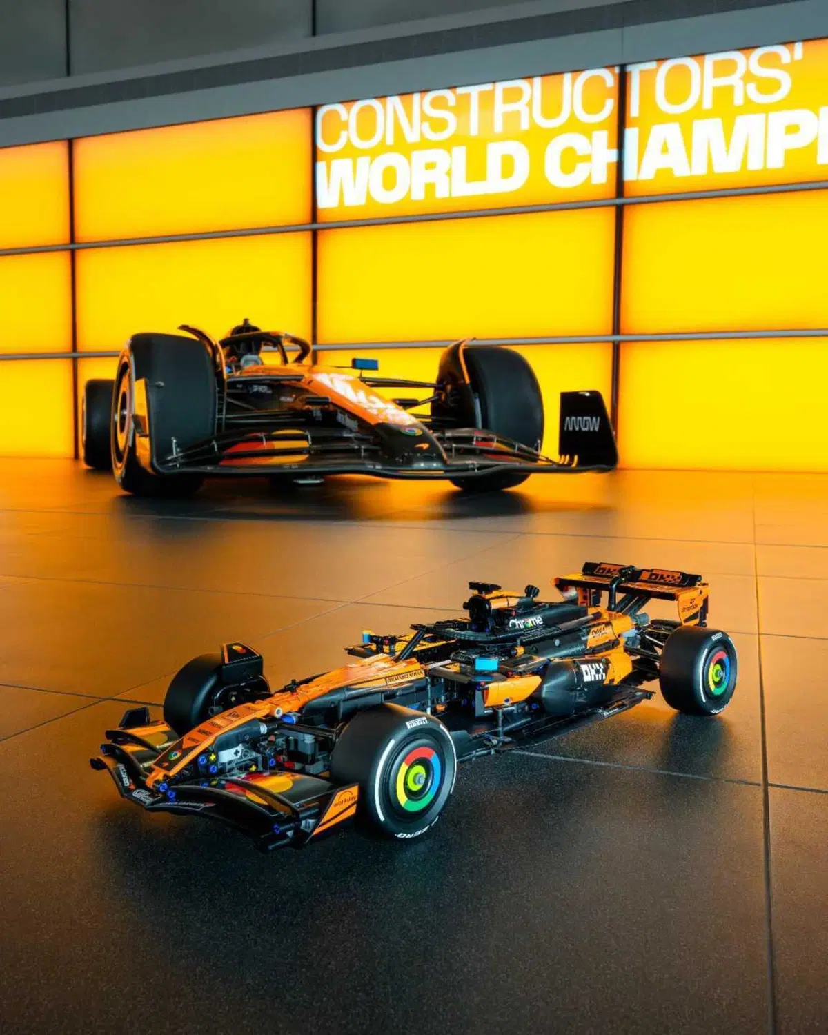 F1. LEGO celebra la McLaren campione del mondo: arriva la MCL39 in scala 1:8 (24)