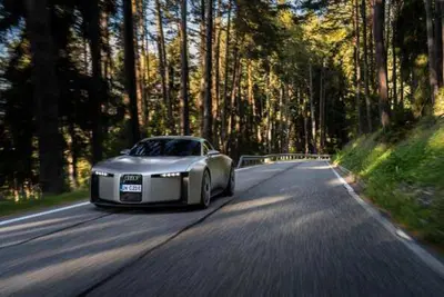 Audi conferma la Concept C: debutto nel 2027 nonostante i dubbi sulla Porsche 718 elettrica