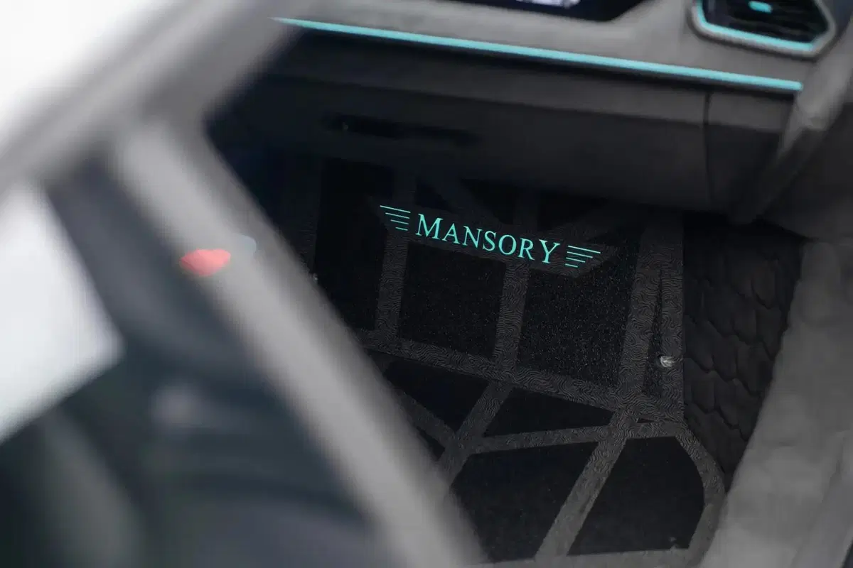 Mansory Carbonado X: quando la Lamborghini Revuelto da 1.001 CV non era abbastanza estrema (10)