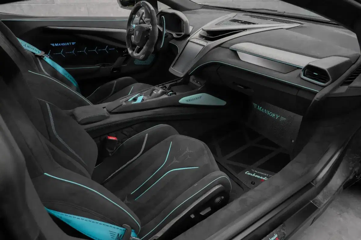 Mansory Carbonado X: quando la Lamborghini Revuelto da 1.001 CV non era abbastanza estrema (8)