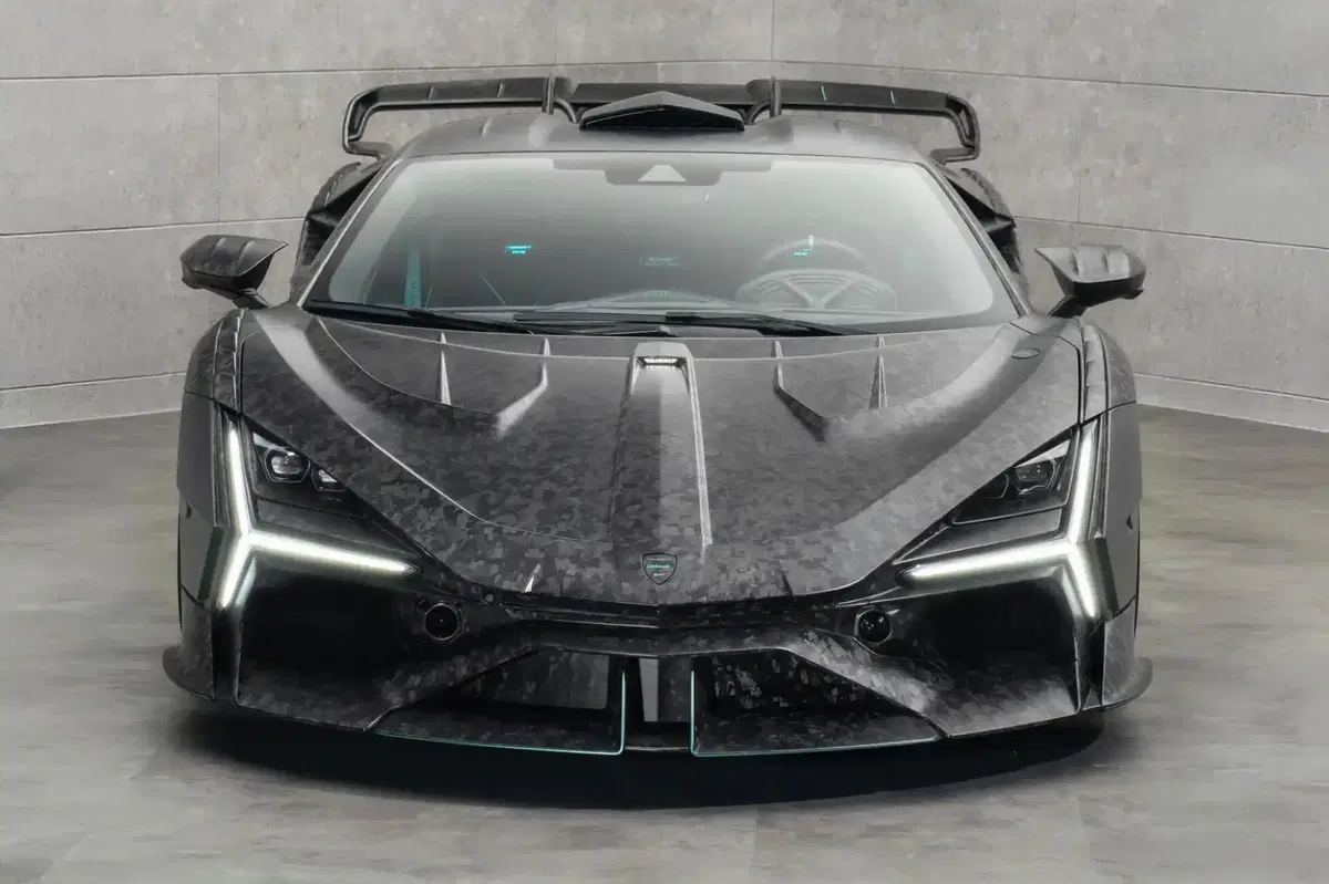 Mansory Carbonado X: quando la Lamborghini Revuelto da 1.001 CV non era abbastanza estrema (9)