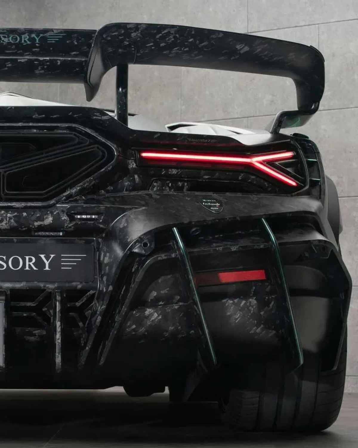 Mansory Carbonado X: quando la Lamborghini Revuelto da 1.001 CV non era abbastanza estrema (12)