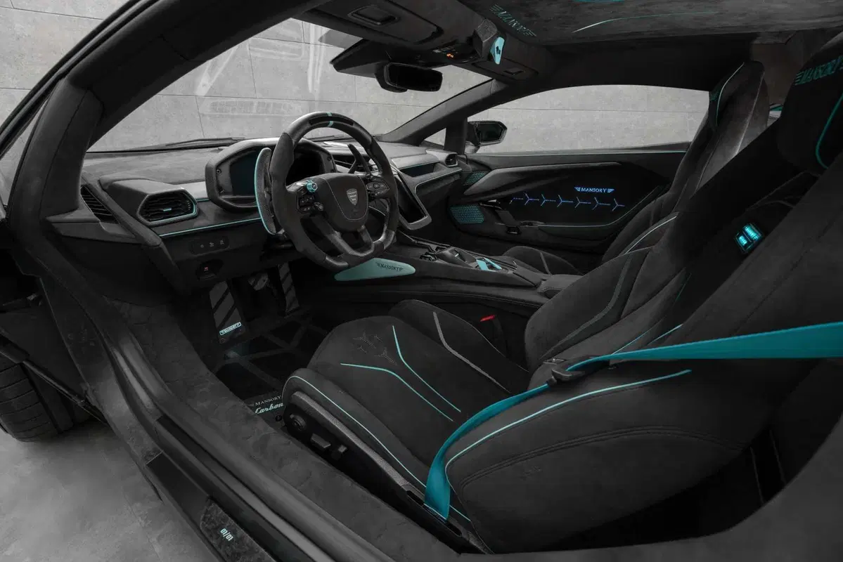 Mansory Carbonado X: quando la Lamborghini Revuelto da 1.001 CV non era abbastanza estrema (13)
