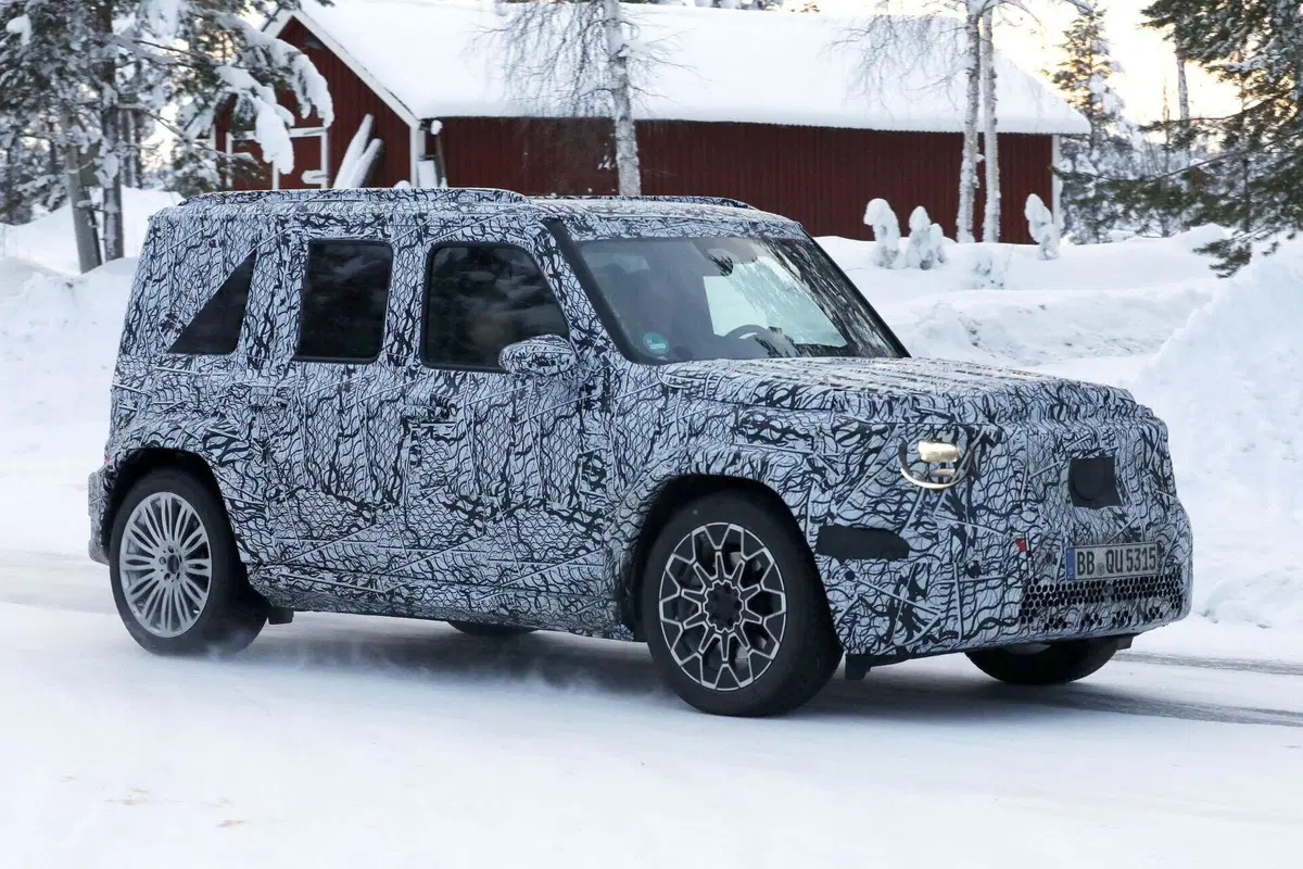 Mercedes-Benz Mini G: prime foto del prototipo della Baby G elettrica (e forse anche benzina) (5)