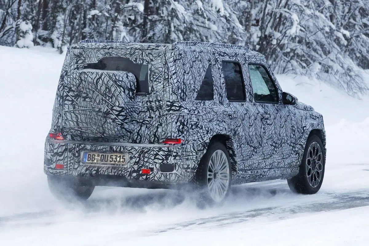 Mercedes-Benz Mini G: prime foto del prototipo della Baby G elettrica (e forse anche benzina) (10)