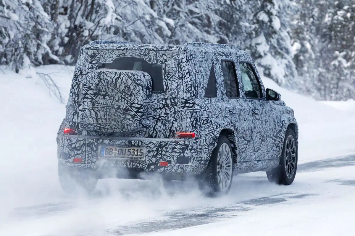 Mercedes-Benz Mini G: prime foto del prototipo della Baby G elettrica (e forse anche benzina) (11)
