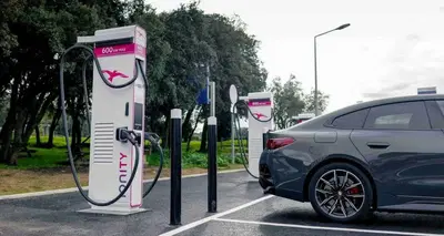 Ionity rivoluziona la ricarica elettrica in Europa: arrivano le colonnine Megawatt da 600 kW con tecnologia Alpitronic