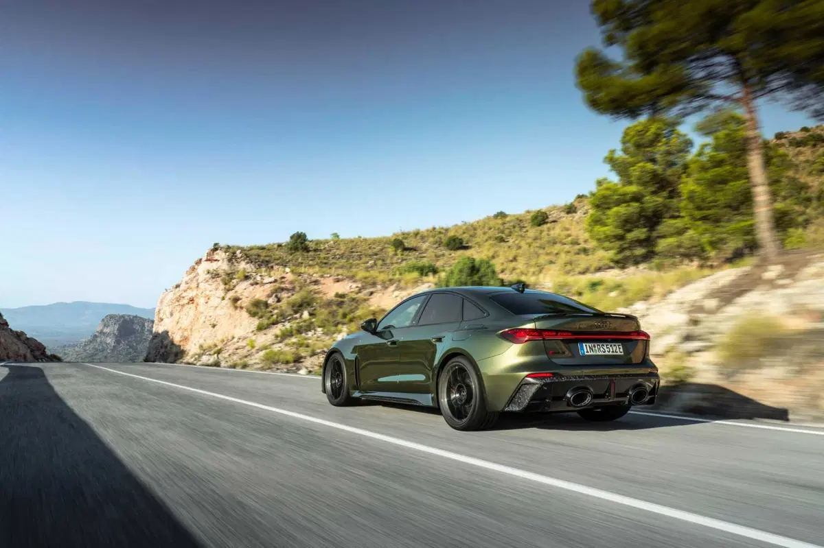 Audi RS5: prestazioni al limite con il V6, ma la sfida con BMW non è sui cavalli...ma sul peso (12)