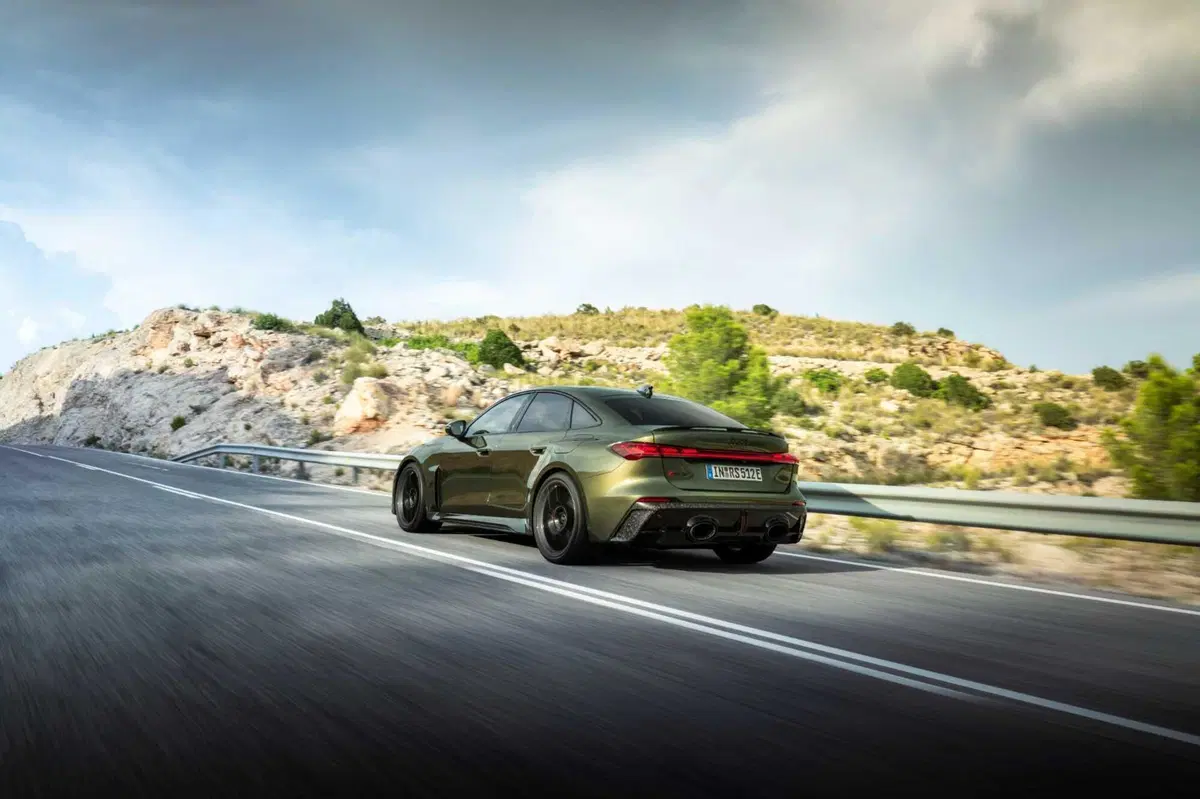 Audi RS5: prestazioni al limite con il V6, ma la sfida con BMW non è sui cavalli...ma sul peso (13)