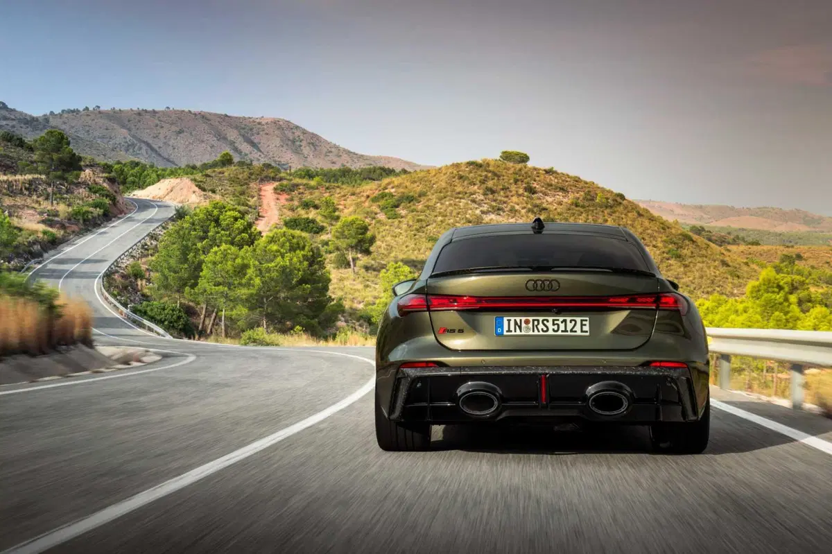Audi RS5: prestazioni al limite con il V6, ma la sfida con BMW non è sui cavalli...ma sul peso (14)