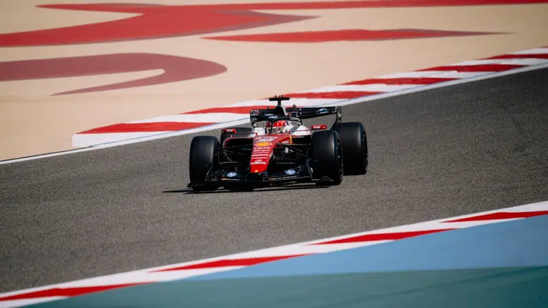 F1 2026. Test prestagionali in Bahrain: Leclerc primo assoluto a Sakhir, problemi per Antonelli