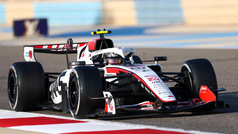 "&Egrave; una linea sottilissima, se spingi troppo tutto pu&ograve; disintegrarsi": Komatsu avverte sulla F1 2026