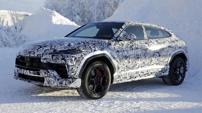 Lamborghini Urus Performante torna ibrida: debutta la nuova versione plug-in ad alte prestazioni