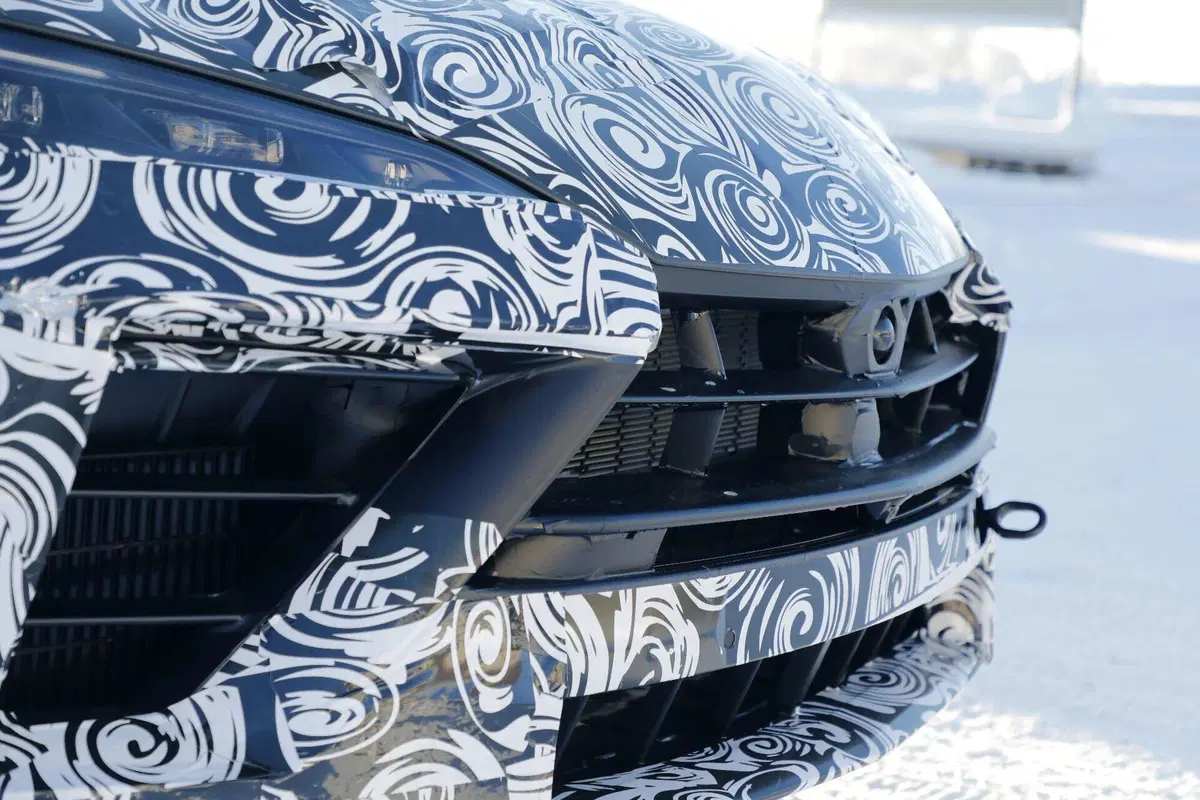 Lamborghini Urus Performante torna ibrida: debutta la nuova versione plug-in ad alte prestazioni (8)