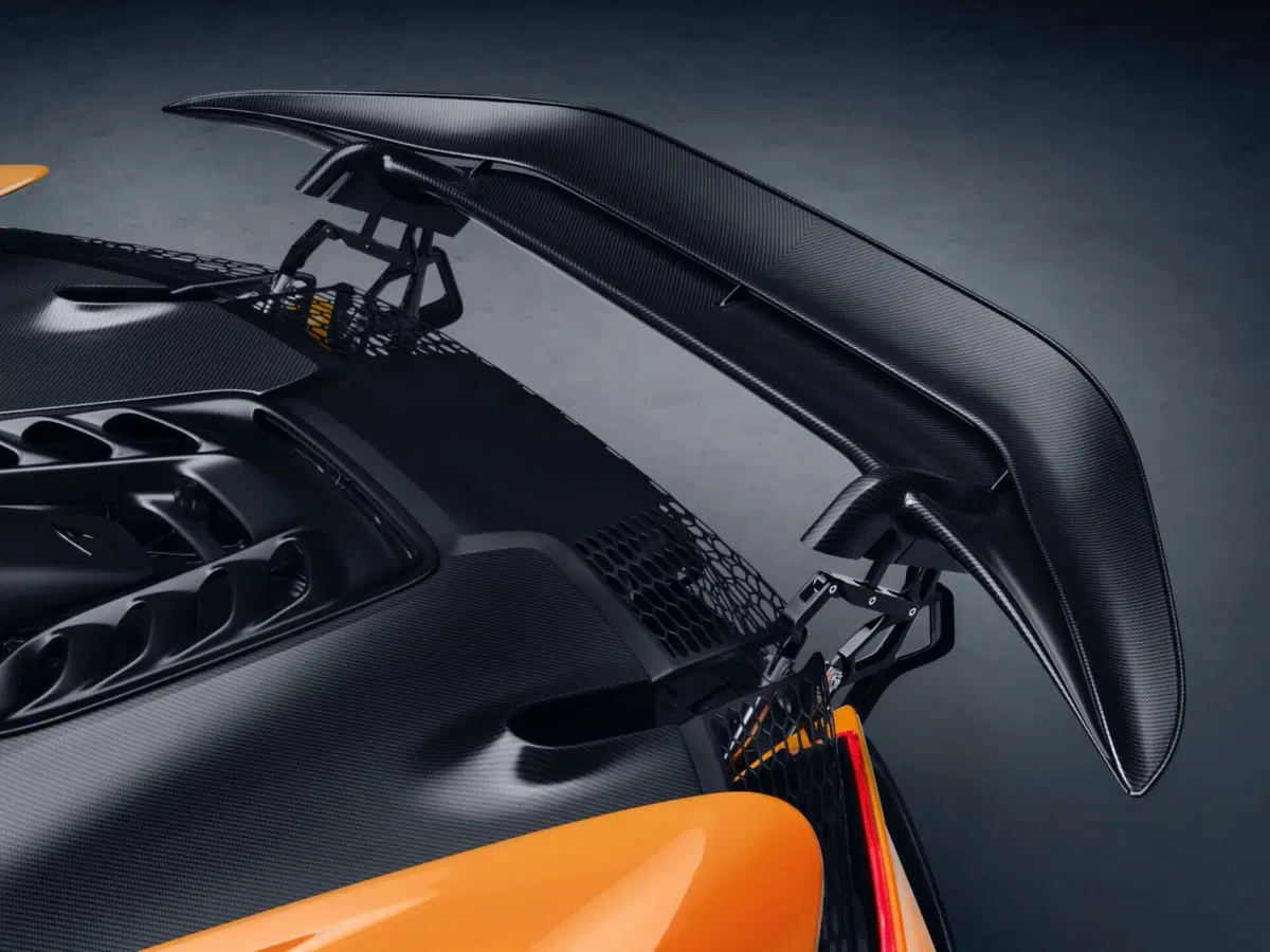 McLaren questa W1 la più potente, ha 1.275 CV con il V8 ibrido (8)