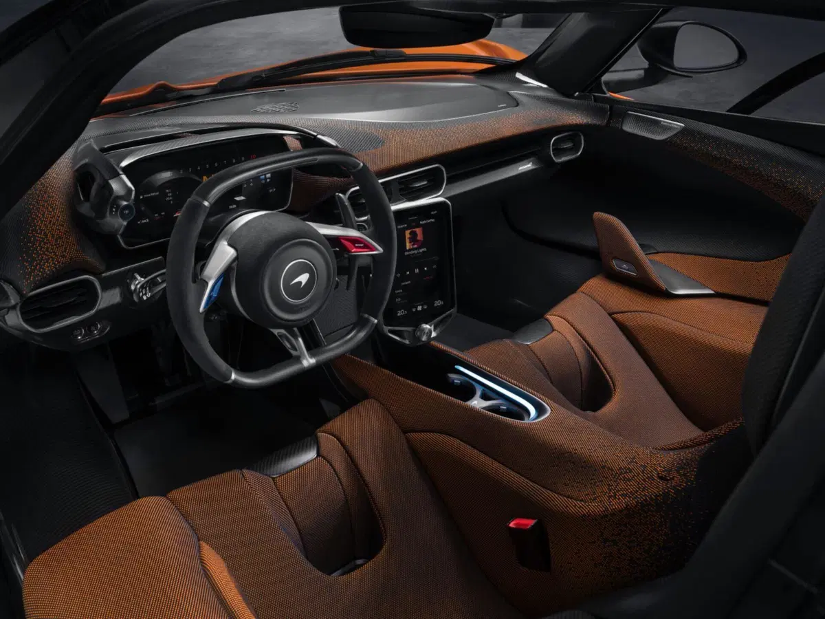 McLaren questa W1 la più potente, ha 1.275 CV con il V8 ibrido (11)