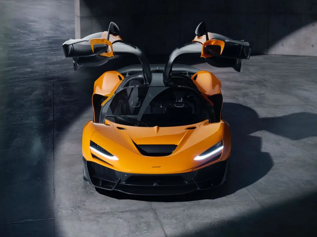 McLaren questa W1 la più potente, ha 1.275 CV con il V8 ibrido (15)