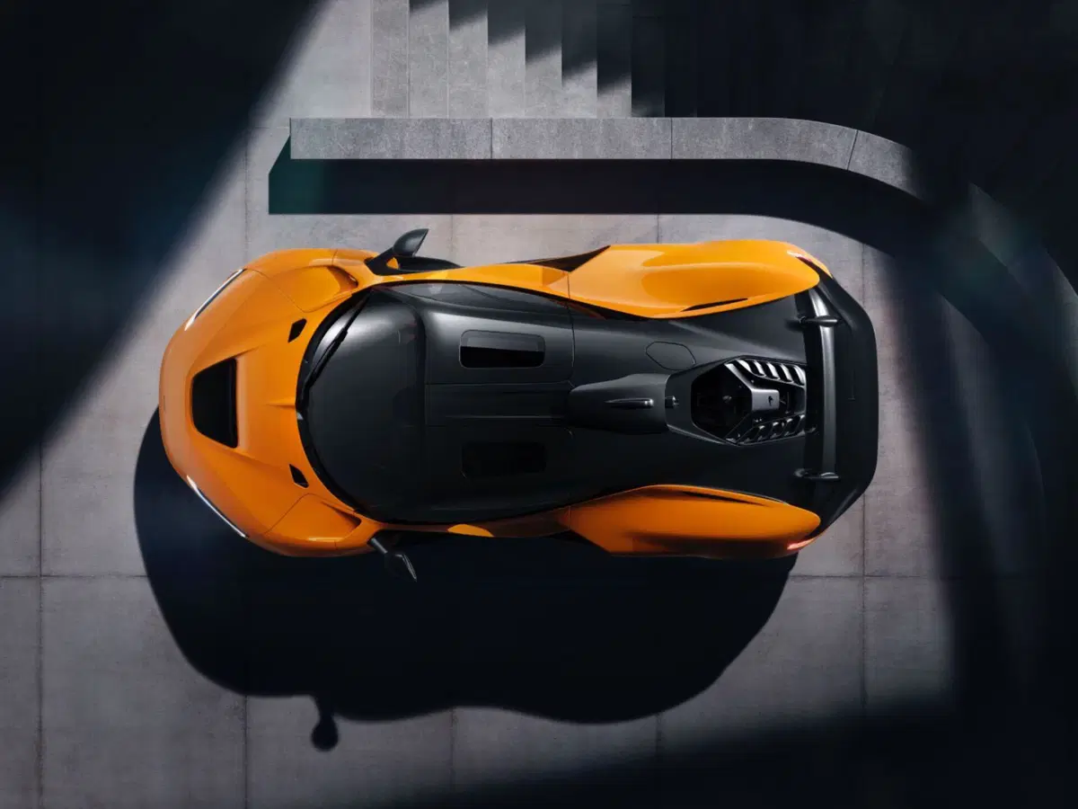 McLaren questa W1 la più potente, ha 1.275 CV con il V8 ibrido (18)