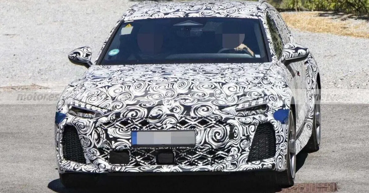 Audi RS6 Avant: le foto spia della super-wagon dei Quattro Anelli in arrivo nel 2026
