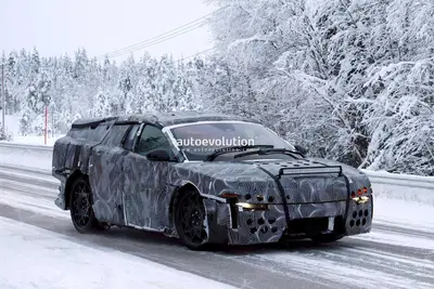 Ferrari Luce, il prototipo torna sulla neve: potrebbe avere le &ldquo;Suicide doors&rdquo;, nuovi indizi dalla Svezia
