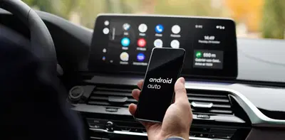 Android Auto, malfunzionamento dopo l&rsquo;ultimo aggiornamento: navigazione HUD e indicazioni colpite dal bug