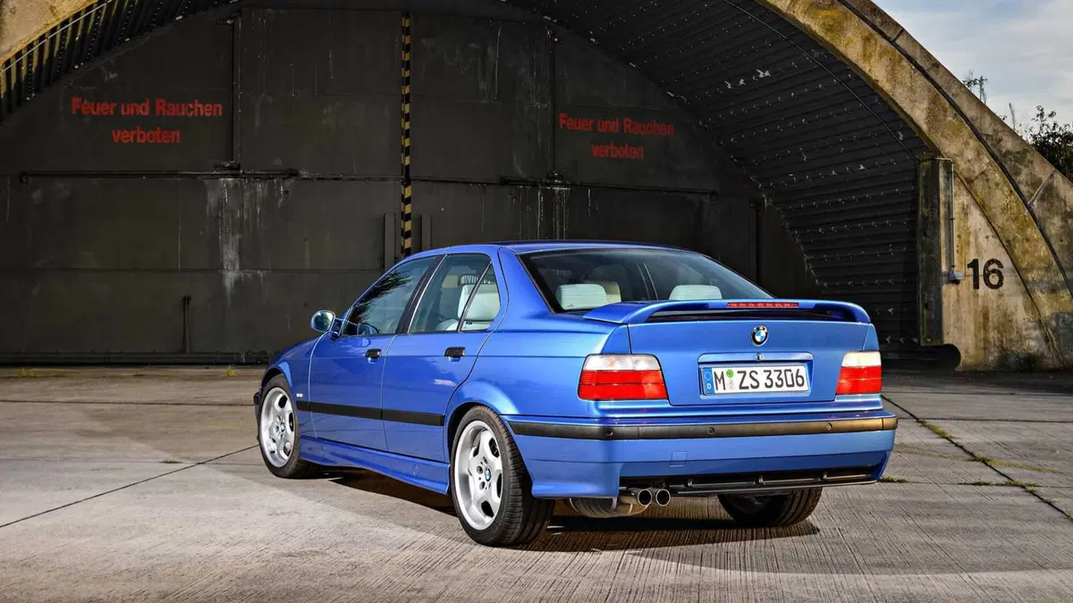 BMW Serie 3 M3 cat 4 porte (2)