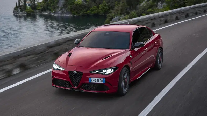 Stellantis, Alfa Romeo: ritornano Giulia e Stelvio Quadrifoglio, ma per poco tempo...