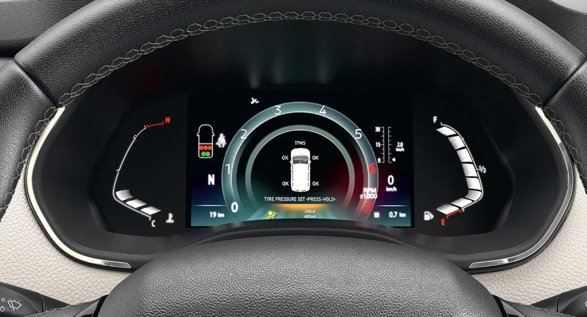 Nissan Gravite: il crossover-multispazio venduto in India a meno di 7.000 euro (8)