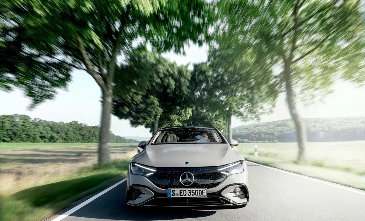 Mercedes-Benz EQE (2022-->>) (3)