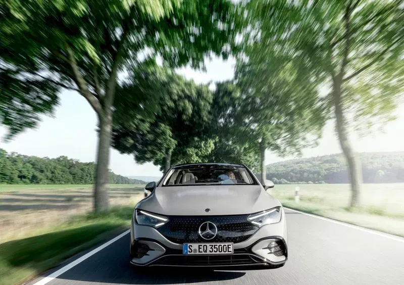 Mercedes-Benz EQE (3)